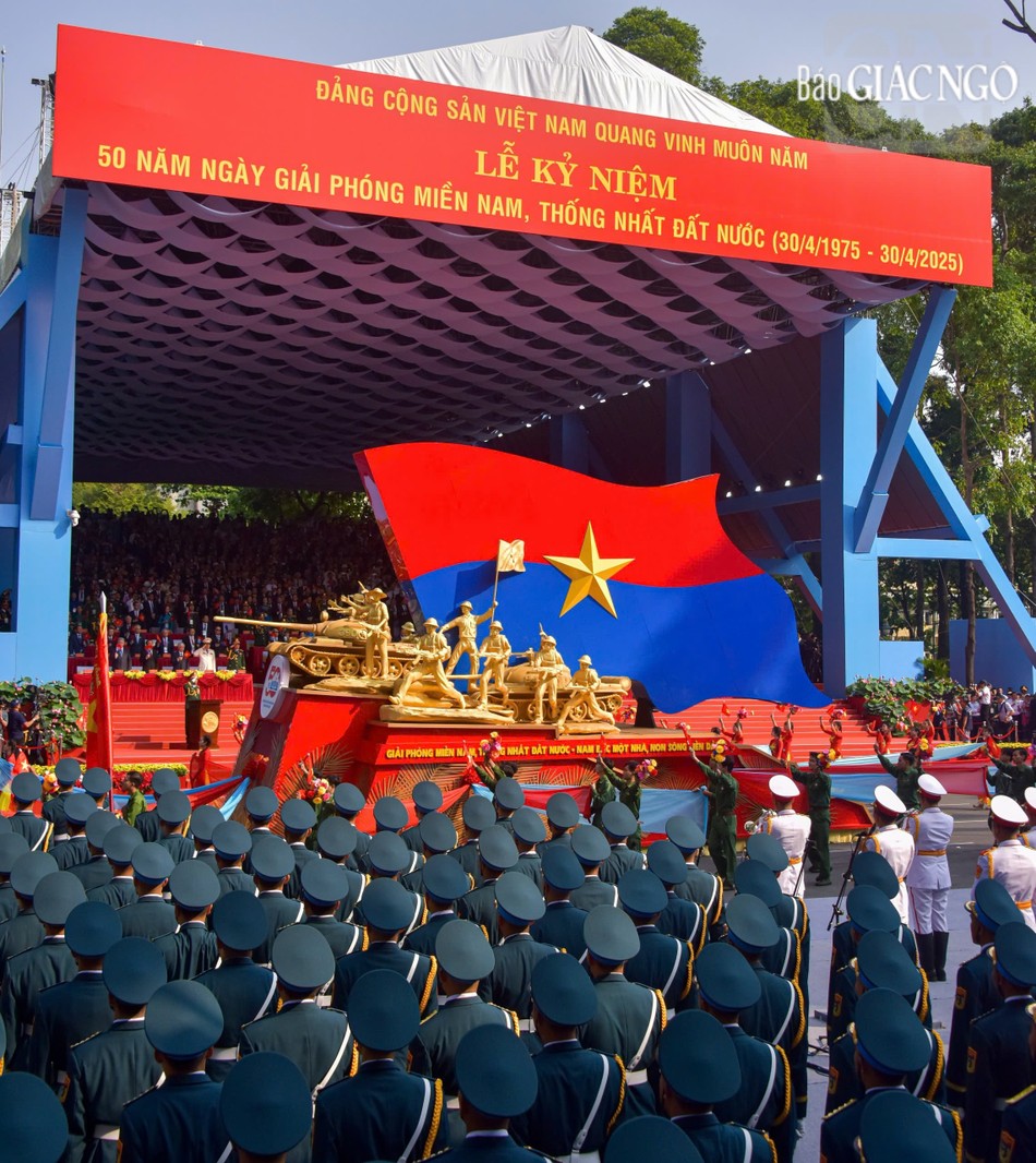 Lễ kỷ niệm được diễn ra long trọng, hào hùng với sự hưởng ứng to lớn từ quần chúng nhân dân