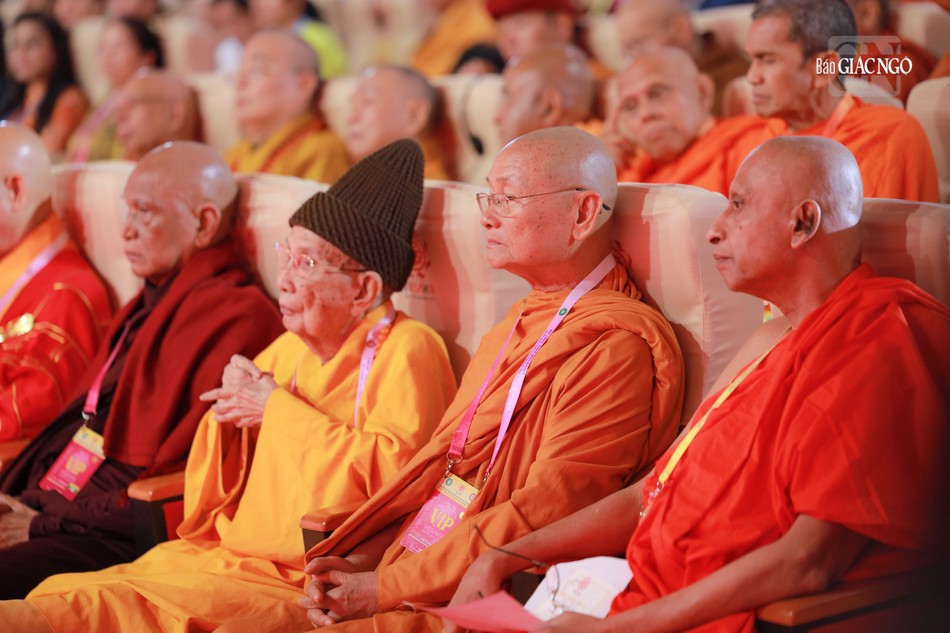 Chư vị Trưởng lão tham dự lễ khai mạc
