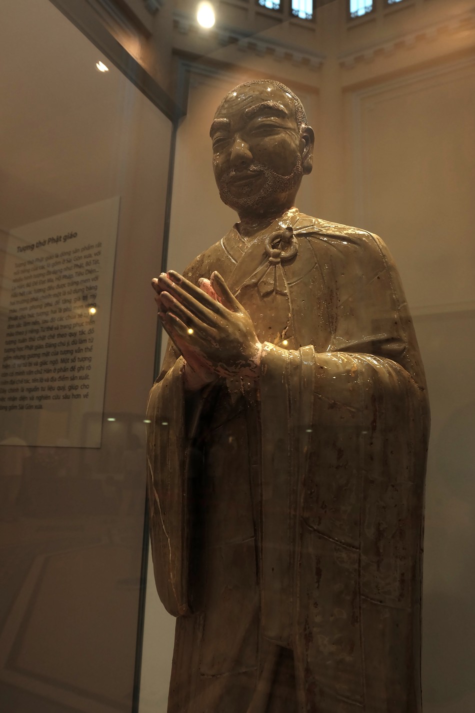 Tượng Tôn giả Ca Diếp, gốm phủ men nâu, đầu thế kỷ XX Tượng Tôn giả Ca Diếp, gốm phủ men nâu, đầu thế kỷ XX