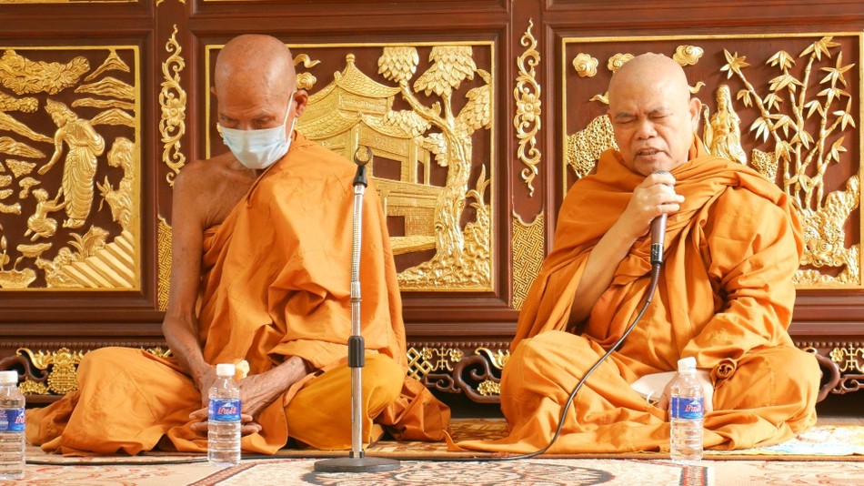 Hòa thượng Giác Toàn ban lời sách tấn Hòa thượng Giác Toàn ban lời sách tấn