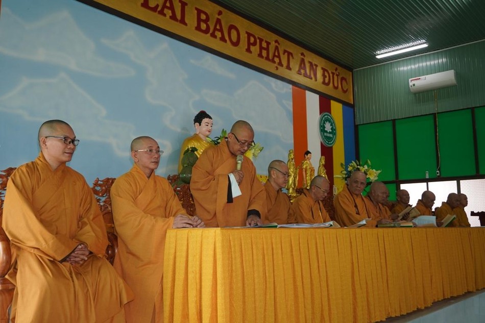 Thượng tọa Thích An Thường báo cáo tóm tắt Phật sự năm 2020 và triển khai kế hoạch đại hội Thượng tọa Thích An Thường báo cáo tóm tắt Phật sự năm 2020 và triển khai kế hoạch đại hội