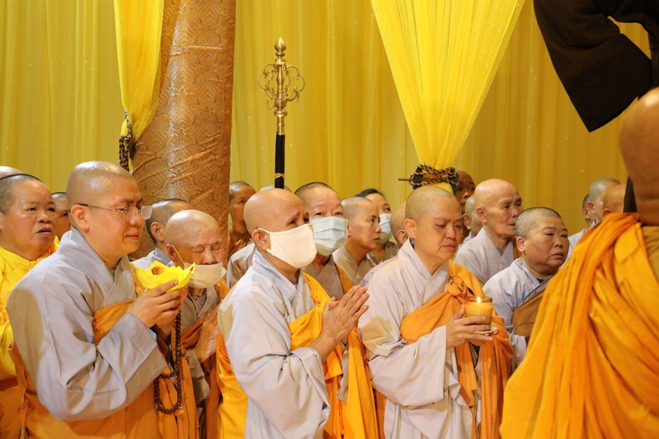 Chư Ni cầu nguyện Chư Ni cầu nguyện