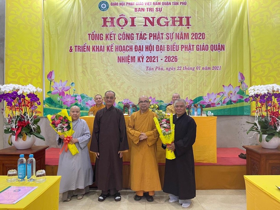 Chúc mừng nhị vị Giáo phẩm vừa được tấn phong lên Hòa thượng và Ni trưởng Chúc mừng nhị vị Giáo phẩm vừa được tấn phong lên Hòa thượng và Ni trưởng