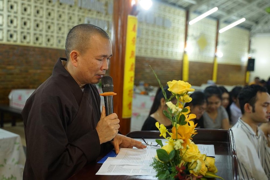 Đại đức Thích Trung Định báo cáo hoạt động của Phân ban Hoằng pháp Hải ngoại Trung ương Đại đức Thích Trung Định báo cáo hoạt động của Phân ban Hoằng pháp Hải ngoại Trung ương