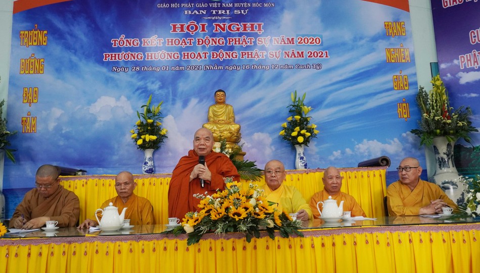 Hòa thượng Thích Thiện Tâm ban đạo từ chứng minh