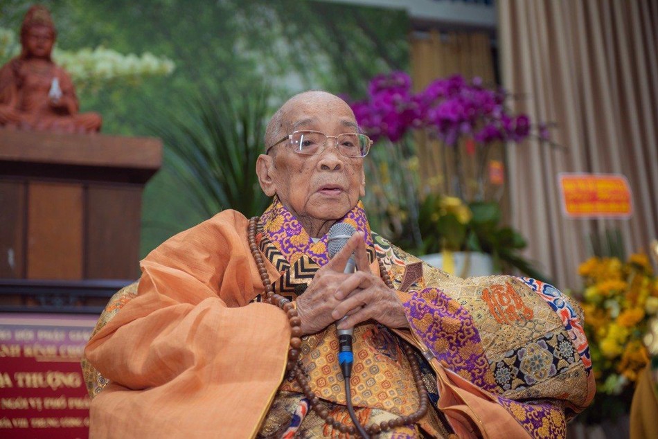 Trưởng lão Hòa thượng Thích Hiển Tu phát biểu tại buổi lễ
