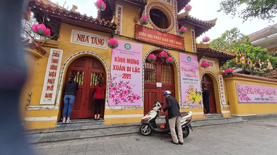 Ngôi chùa - điểm đến bình an. Trong mùa dịch này, chùa tạm đóng cửa, nhưng lòng người vẫn hướng về, ngưỡng vọng đời sống cao đẹp - Ảnh: Diệu Nhân Ngôi chùa - điểm đến bình an. Trong mùa dịch này, chùa tạm đóng cửa, nhưng lòng người vẫn hướng về, ngưỡng vọng đời sống cao đẹp - Ảnh: Diệu Nhân