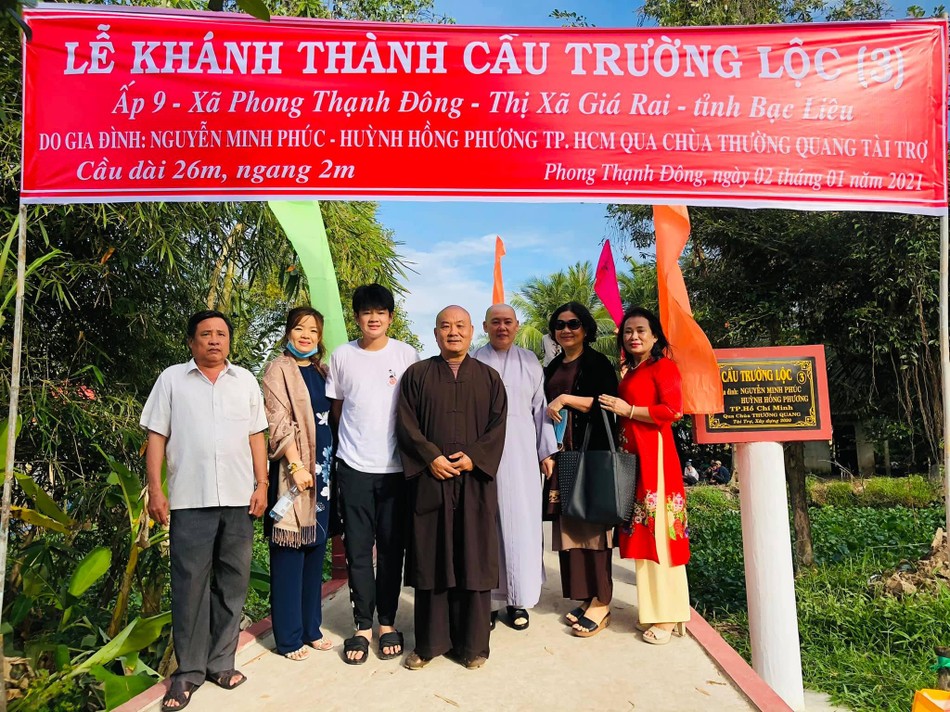 Chùa Thường Quang khánh thành cầu bê-tông tại xã Phong Thạnh Đông