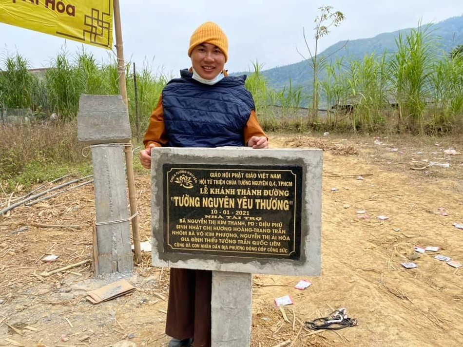 Con đường bê-tông dài 5km có ý nghĩa đặc biệt đối với đồng bào H&apos;Mông địa phương
