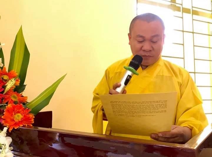 Đại diện Ban Trị sự thị xã Phú Mỹ báo cáo hoạt động Phật sự năm 2020