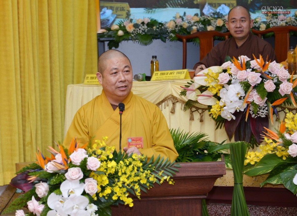 Thượng tọa Thích Thọ Lạc trình tiến độ của đề án về pháp phục GHPGVN Thượng tọa Thích Thọ Lạc trình tiến độ của đề án về pháp phục GHPGVN