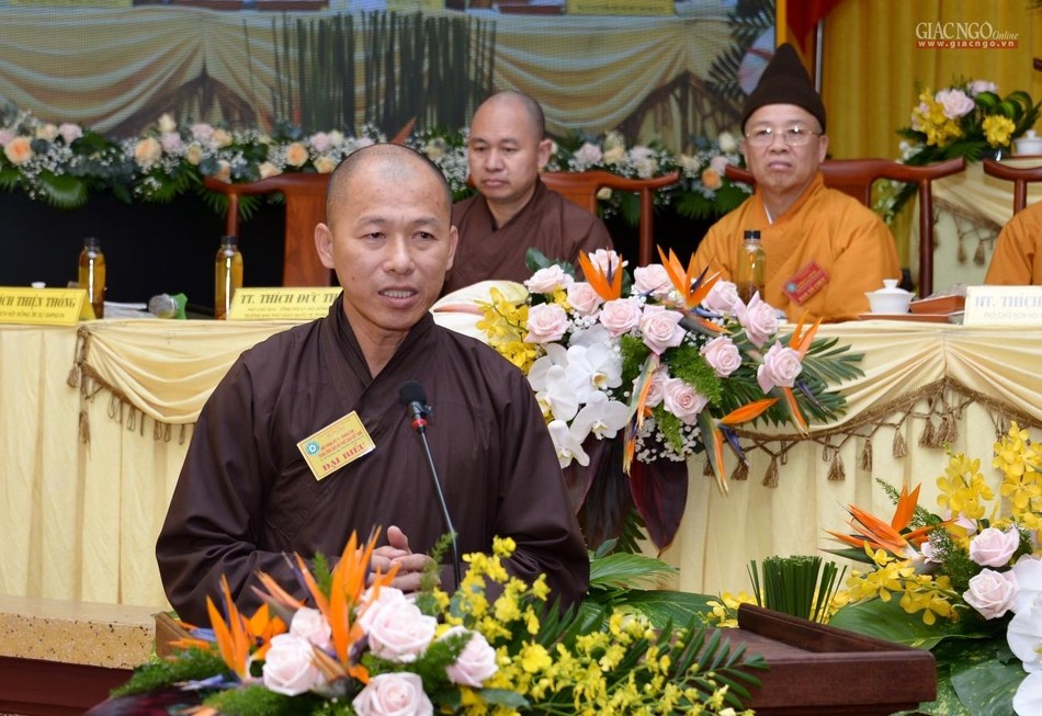 Thượng tọa Thích Minh Nhẫn đóng góp về công tác tuyên truyền Thượng tọa Thích Minh Nhẫn đóng góp về công tác tuyên truyền