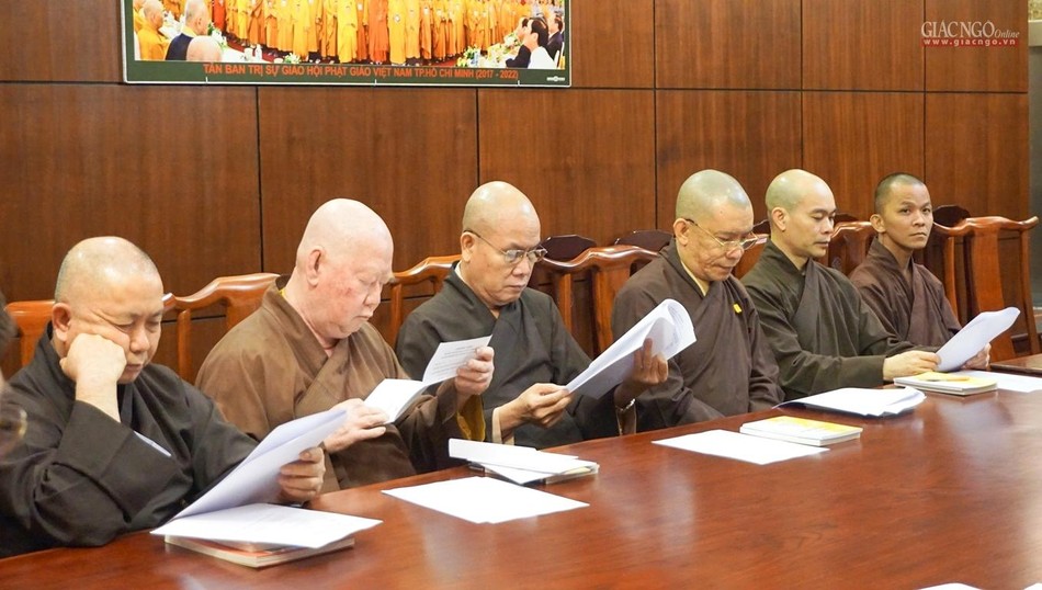 Chư tôn đức tham khảo bản báo cáo hoạt động Phật sự năm 2021