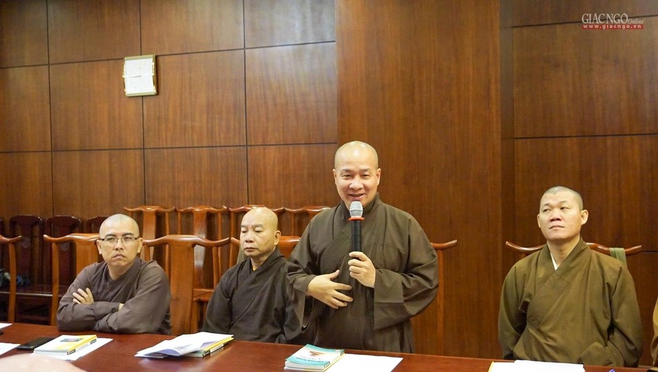 Đại đức Thích Trí Huệ đóng góp ý kiến