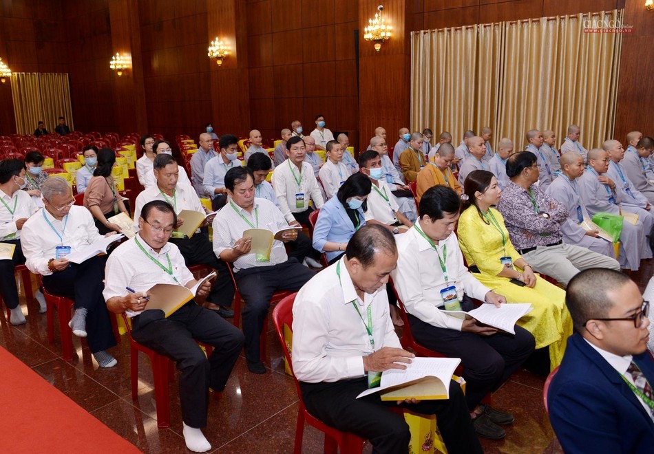 Các đại biểu tham dự hội nghị