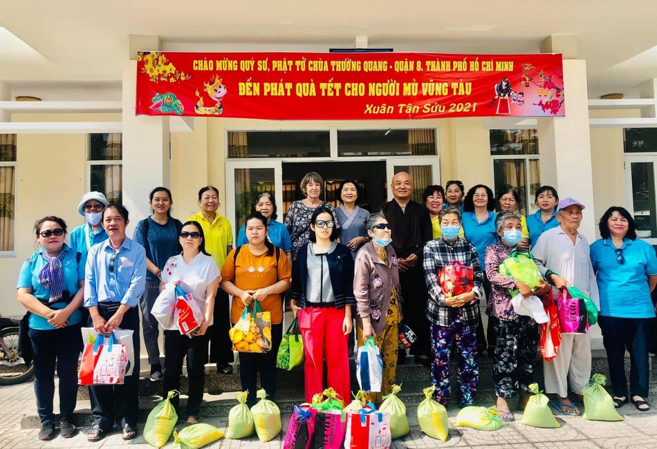 Thăm hỏi, tặng quà Tết đến 113 người khiếm thị khó khăn tại Thành phố Vũng Tàu