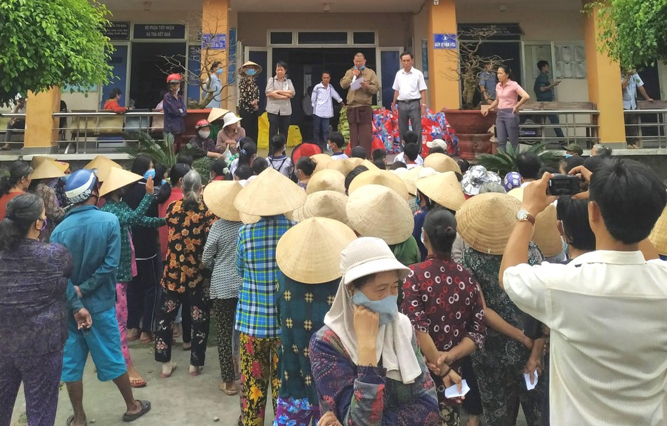 Đại diện Quỹ Tương trợ Việt Nam và các Phật tử đã thăm hỏi, trao quà Tết tại huyện Ba Tri Đại diện Quỹ Tương trợ Việt Nam và các Phật tử đã thăm hỏi, trao quà Tết tại huyện Ba Tri