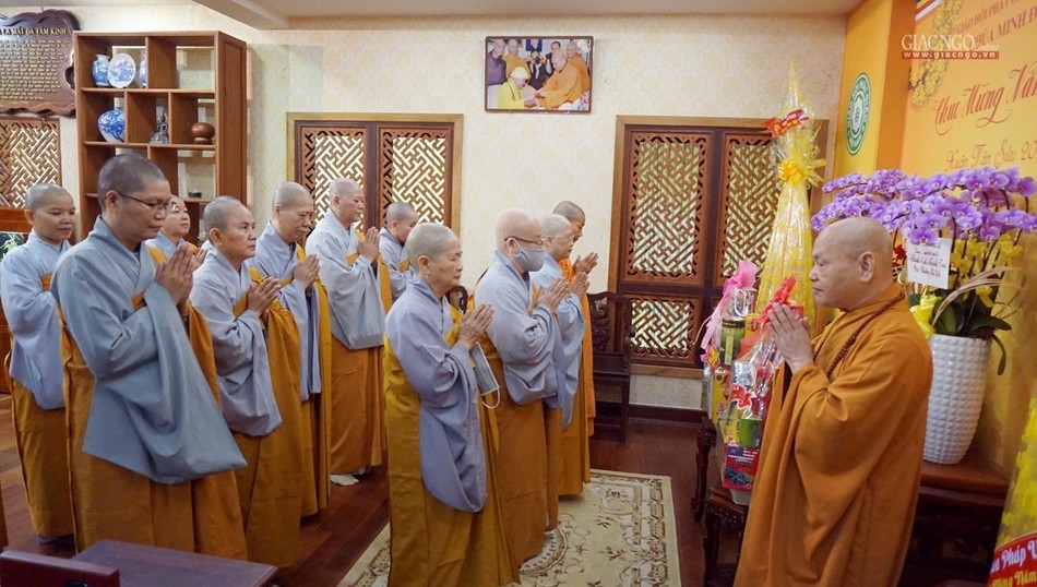 Chư Ni Phân ban Ni giới T.Ư, TP.HCM khánh tuế Hòa thượng Chủ tịch Hội đồng Trị sự GHPGVN Chư Ni Phân ban Ni giới T.Ư, TP.HCM khánh tuế Hòa thượng Chủ tịch Hội đồng Trị sự GHPGVN