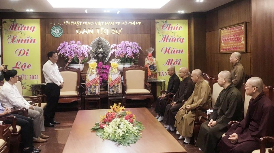 Ông Nguyễn Duy Tân, Phó Giám đốc Sở Nội vụ, Trưởng ban Tôn giáo TP.HCM chúc Tết