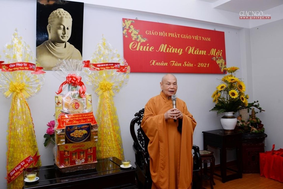 Hòa thượng Thích Thiện Nhơn đáp từ chư tôn đức trong buổi họp mặt đầu xuân - Ảnh: Bảo Toàn Hòa thượng Thích Thiện Nhơn đáp từ chư tôn đức trong buổi họp mặt đầu xuân - Ảnh: Bảo Toàn