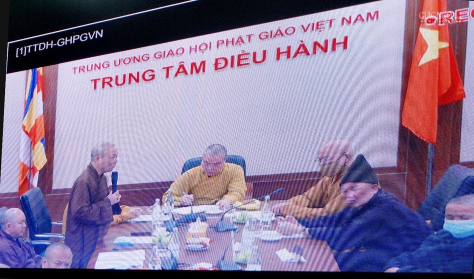 Với tư cách đại biểu Quốc hội khóa XIV, Hòa thượng Thích Bảo Nghiêm phát biểu tại buổi họp