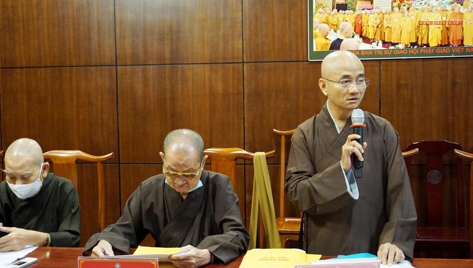 Thượng tọa Thích Thiện Quý thay mặt Ban Thư ký trình nhân sự dự kiến của các quận huyện Thượng tọa Thích Thiện Quý thay mặt Ban Thư ký trình nhân sự dự kiến của các quận huyện