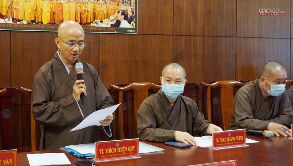 Thượng tọa Thích Thiện Quý trình các nội dung tại cuộc họp Thượng tọa Thích Thiện Quý trình các nội dung tại cuộc họp