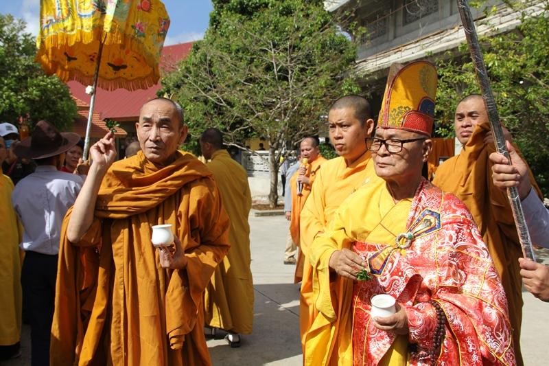 Sái tịnh công trình đúc tôn tượng Bồ-tát và tượng chư vị lịch đại Tổ sư