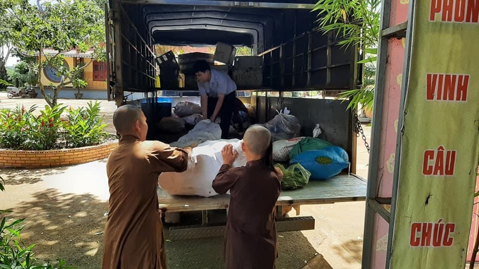 Các chùa ở Tây nguyên chung tay đóng góp Các chùa ở Tây nguyên chung tay đóng góp