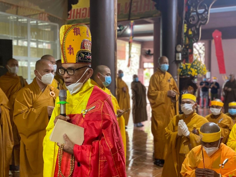 Hòa thượng Thích Như Trí đương vi sám chủ cùng Ban Kinh sư cử hành pháp sự Hòa thượng Thích Như Trí đương vi sám chủ cùng Ban Kinh sư cử hành pháp sự