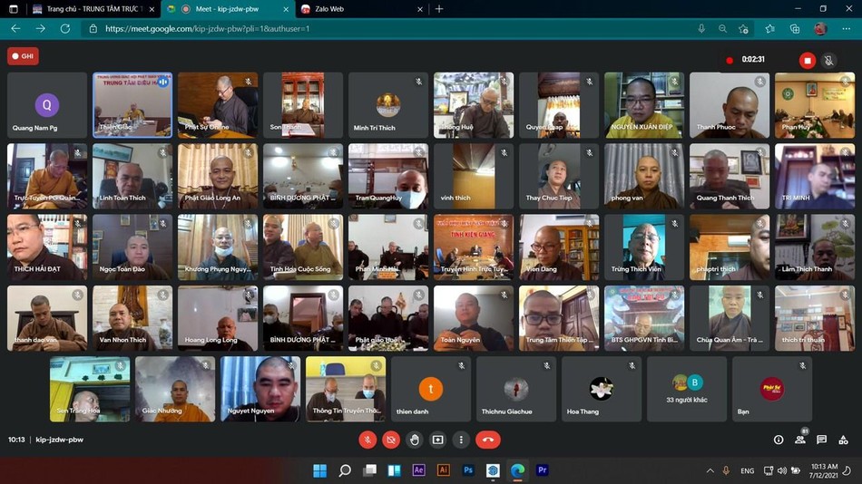 Chư tôn đức Ban Thư ký, Văn phòng 63 GHPGVN 63 tỉnh thành thảo luận, góp ý nhiều Phật sự - Ảnh: BTC