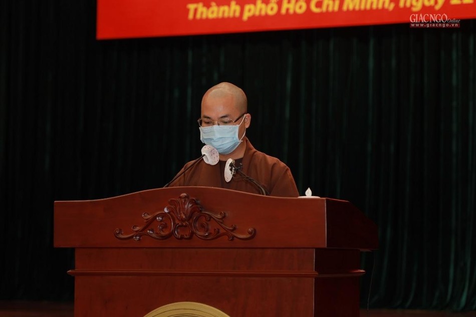 Đại đức Thích Chúc Khai đại diện tình nguyện viên phát biểu Đại đức Thích Chúc Khai đại diện tình nguyện viên phát biểu