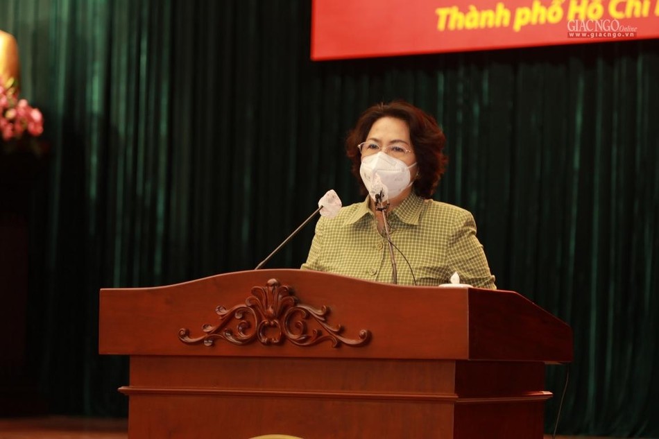 Bà Tô Thị Bích Châu phát biểu khai mạc lễ xuất phát Bà Tô Thị Bích Châu phát biểu khai mạc lễ xuất phát