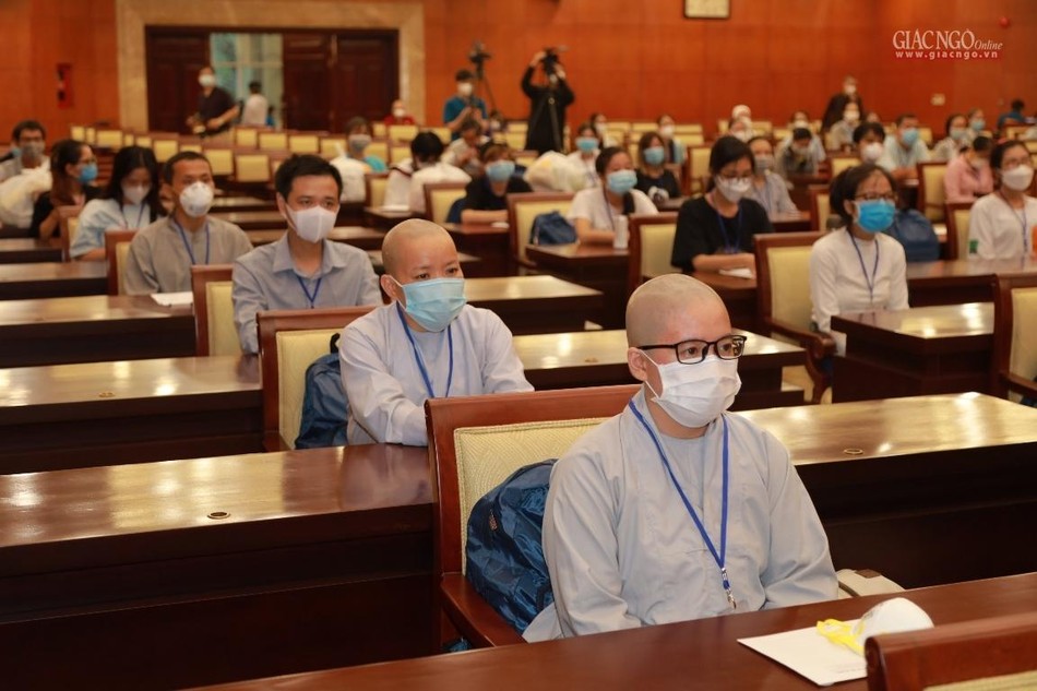 Đợt 1 này có 12 vị Ni tham gia tình nguyện Đợt 1 này có 12 vị Ni tham gia tình nguyện