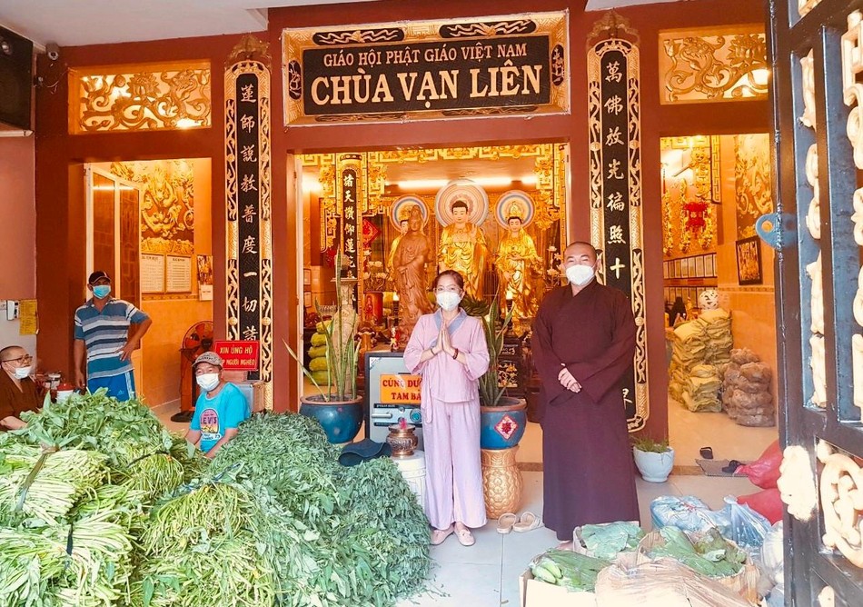 Rau củ quả được chia gởi đến những gia đình khó khăn Rau củ quả được chia gởi đến những gia đình khó khăn