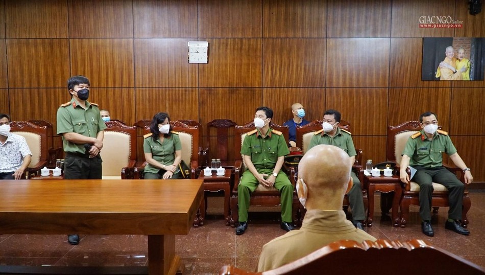 Lãnh đạo Công an TP.HCM thăm Ban Trị sự Phật giáo nhân Vu lan, tặng nhu yếu phẩm đến bếp ăn từ thiện ảnh 1 Lãnh đạo Công an TP.HCM thăm Ban Trị sự Phật giáo nhân Vu lan, tặng nhu yếu phẩm đến bếp ăn từ thiện ảnh 1