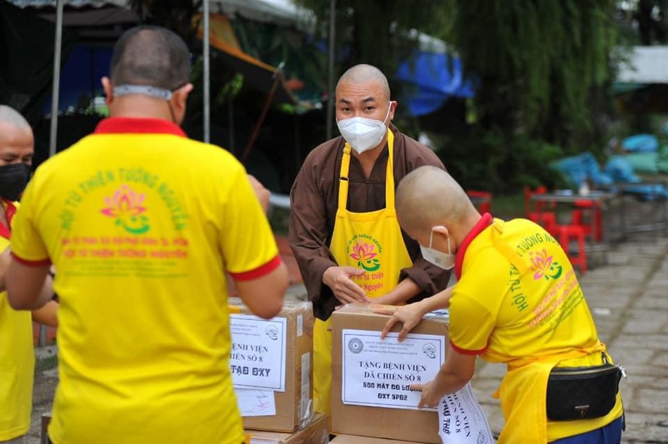 Chuẩn bị máy đo nồng độ oxy chuyển đến các bệnh viện Chuẩn bị máy đo nồng độ oxy chuyển đến các bệnh viện