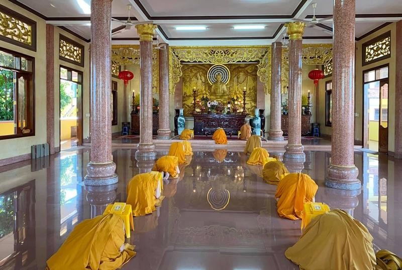 Chư Tăng đảnh lễ Tam bảo Chư Tăng đảnh lễ Tam bảo