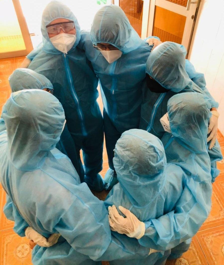 Quyết tâm đi vào tuyến đầu chung tay đẩy lùi dịch bệnh Quyết tâm đi vào tuyến đầu chung tay đẩy lùi dịch bệnh