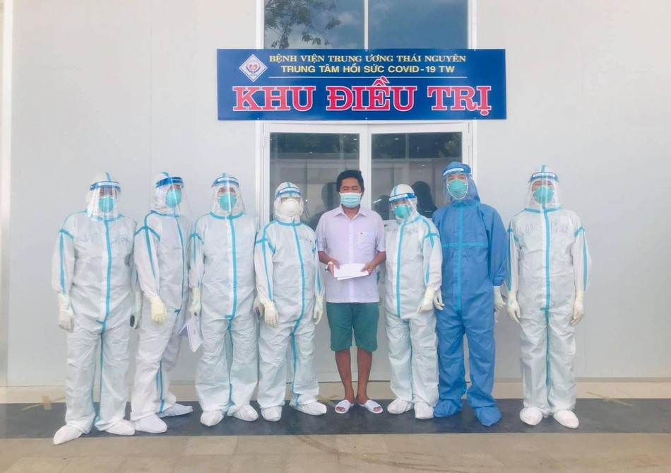 Chia sẻ với những bệnh nhân có hoàn cảnh khó khăn trong đại dịch