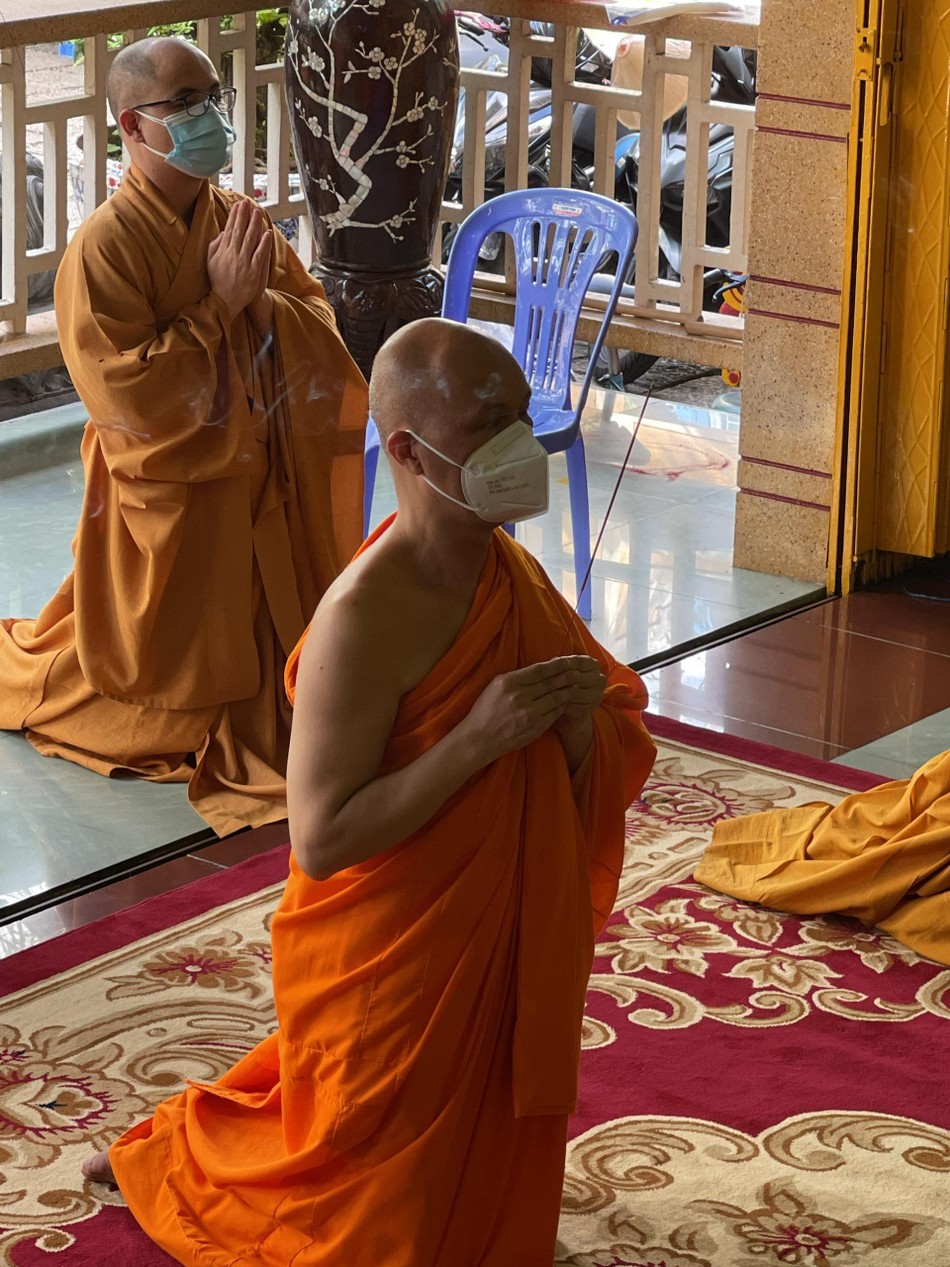 Môn đồ pháp quyến thành kính tưởng niệm