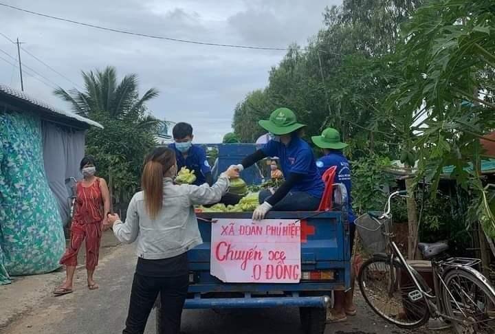 “Chuyến xe 0 đồng” của xã Phú Hiệp “Chuyến xe 0 đồng” của xã Phú Hiệp