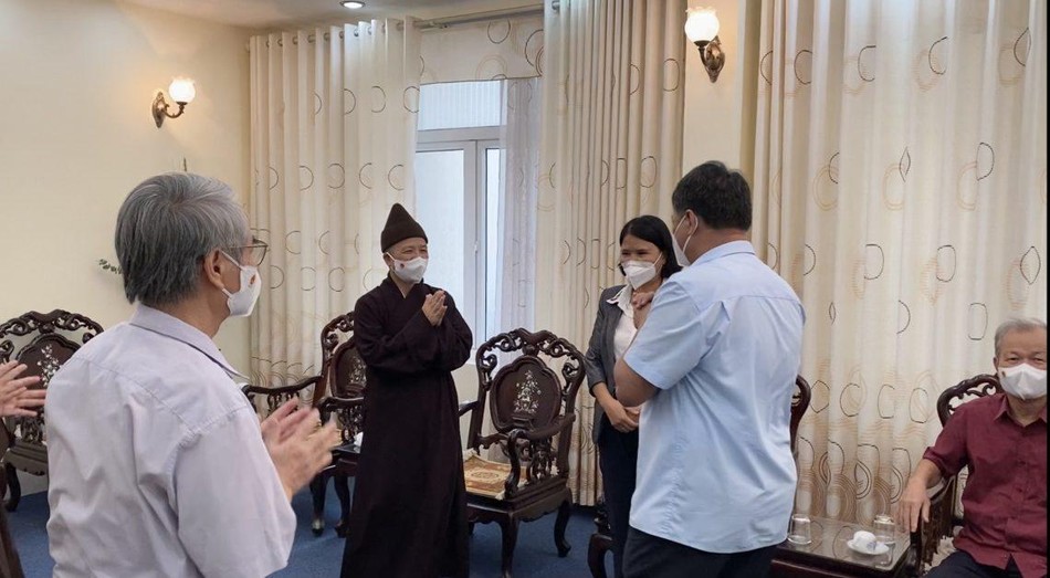Hòa thượng Thích Thanh Quyết đã chia sẻ những khó khăn, vất vả của cán bộ, chiến sĩ cùng các cấp chính quyền Hòa thượng Thích Thanh Quyết đã chia sẻ những khó khăn, vất vả của cán bộ, chiến sĩ cùng các cấp chính quyền