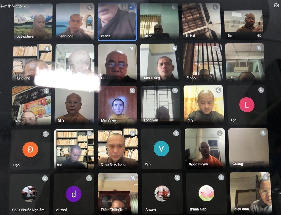 Chư tôn đức Ban Thường trực, các ban chuyên môn họp trực tuyến lần đầu tiên triển khai Phật sự Chư tôn đức Ban Thường trực, các ban chuyên môn họp trực tuyến lần đầu tiên triển khai Phật sự