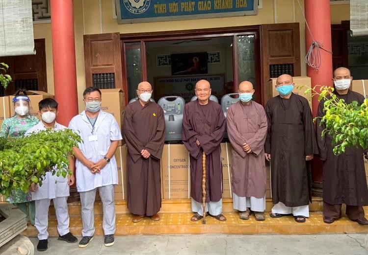 Chuẩn bị những quần quà ý nghĩa đến tuyến đầu chống dịch Chuẩn bị những quần quà ý nghĩa đến tuyến đầu chống dịch