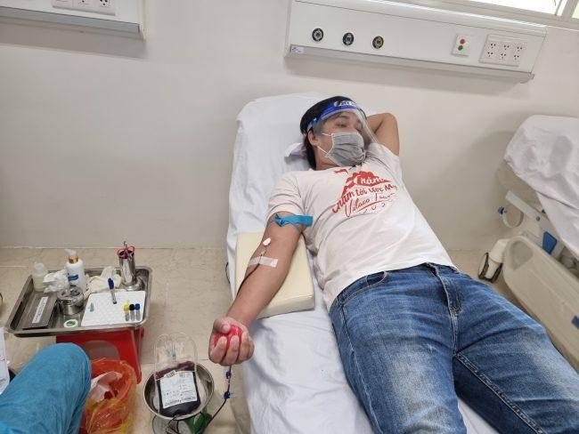 Tình nguyện viên máu sống Gia đình Phật tử Đà Nẵng hiến máu Tình nguyện viên máu sống Gia đình Phật tử Đà Nẵng hiến máu