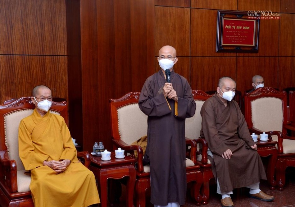 Thượng tọa Thích Thiện Quý chia sẻ một số thông tin hoạt động Phật sự của Phật giáo TP.HCM