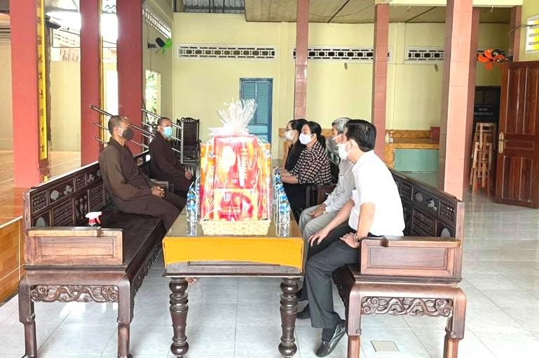 Buổi tiếp thân mật đoàn lãnh đạo Tỉnh ủy Long An tại chùa Thiên Long, huyện Châu Thành