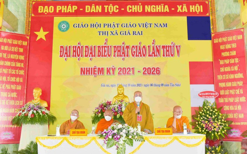 Thượng tọa Thích Giác Nghi chủ tọa đại hội