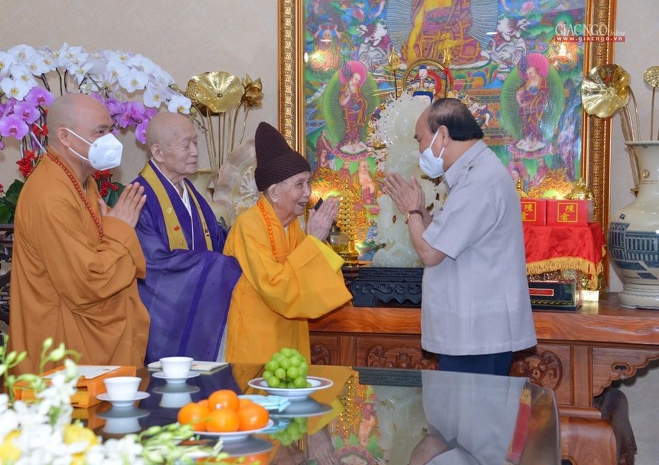 Trưởng lão Hòa thượng Thích Đức Nghiệp tiếp Chủ tịch nước tại chùa Vĩnh Nghiêm